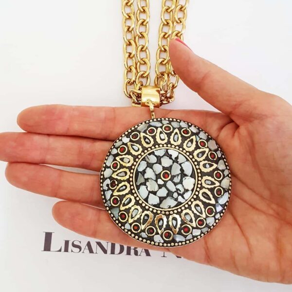 Colar Tibetano Mandala Caquinho Cerâmica Branca Corrente Aço Banho Ouro