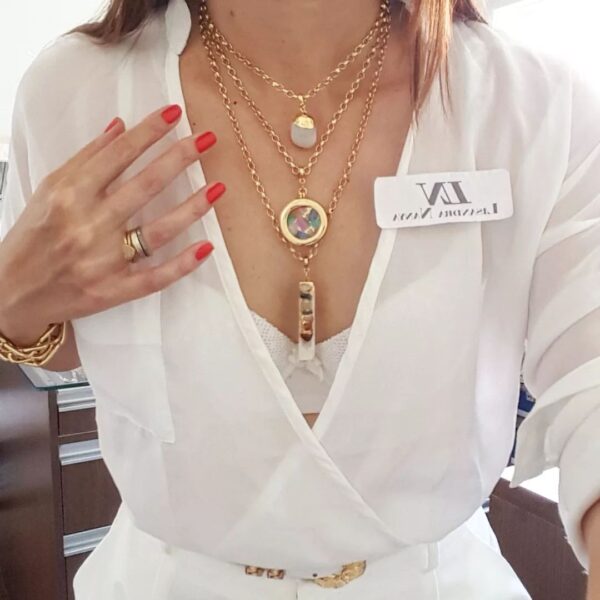 Colar Choker Dourado Corrente Aço Banho Ouro Português-130 Pingente Pedra Rolada Quartzo Branco 38cm